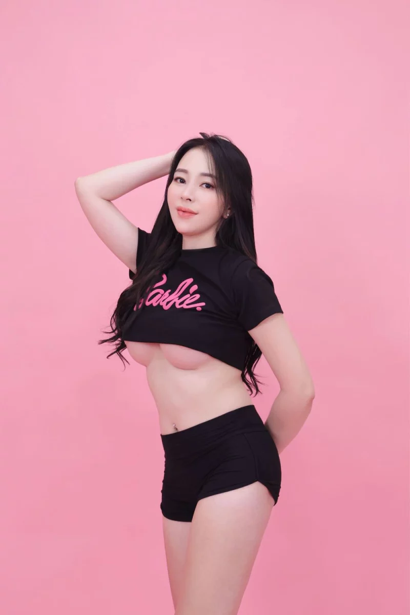 ศัลยกรรมนม 350 cc (3) ศัลยกรรมนม 350 cc (3)